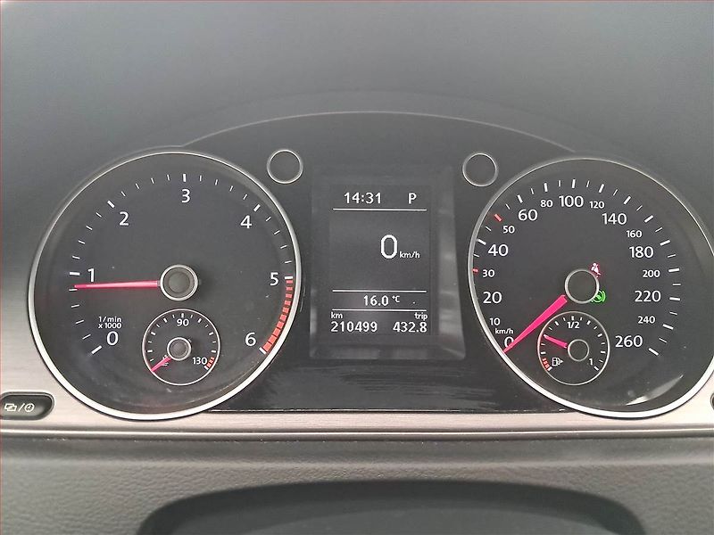 Volkswagen Passat (2013) 2.0 TDI, Automat, Xenony - fotka 11 z 16