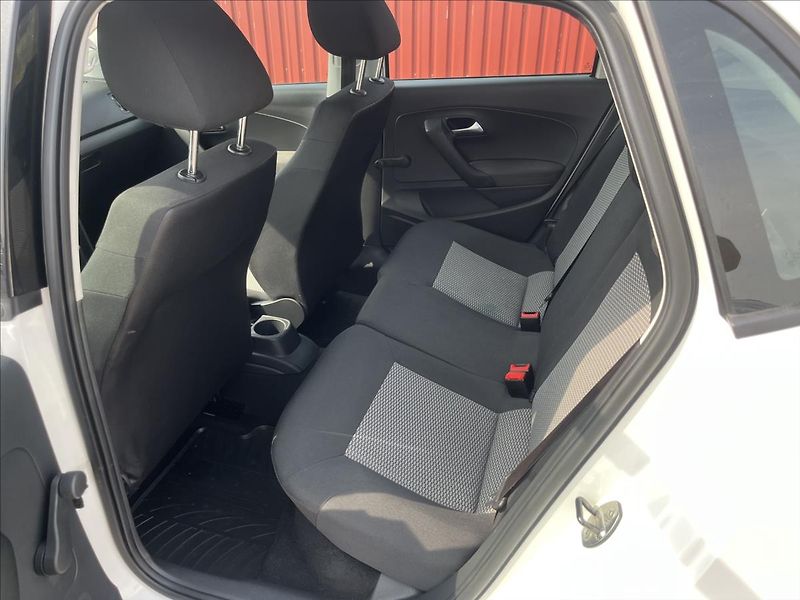 Volkswagen Polo 1.2 HTP KLIMA STK 8/2028 - fotka 13 z 30