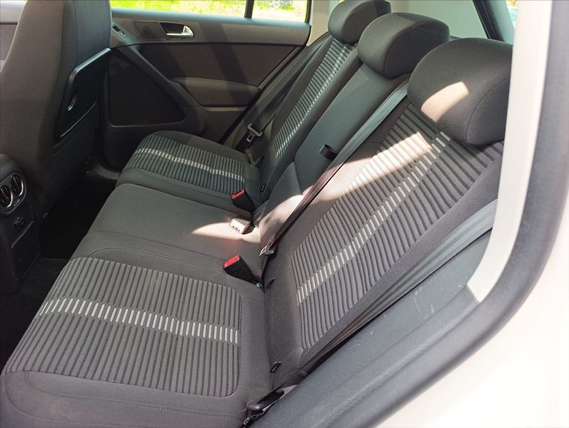 Volkswagen Tiguan 2,0 TDi DSG 4Motion Navi Tažné - fotka 23 z 40