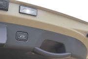 K dispozici je také elektrické otevírání a zavírání víka.