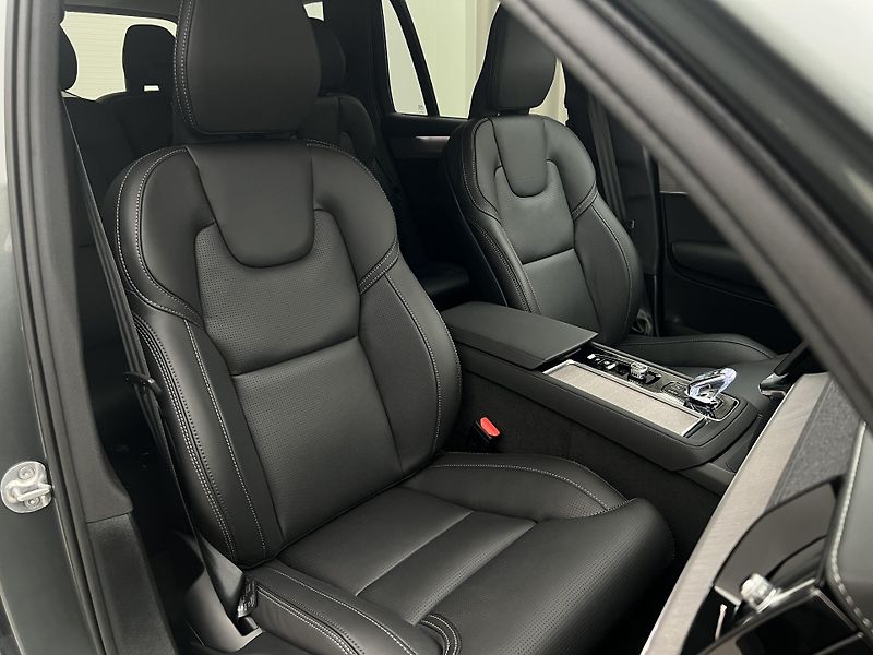 Volvo XC90 (2026) T8 AWD PLUS BRIGHT - fotka 27 z 50