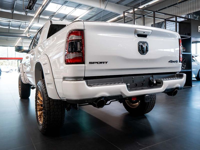 Dodge RAM (2024) 5.7 eTorque Sport Lift Edition - fotka 2 z 35