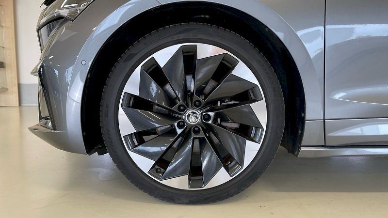 Škoda Enyaq (2022) Sportline 60 132kW - fotka 8 z 32