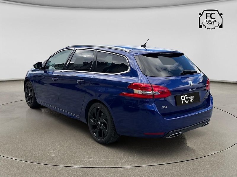 Peugeot 308 (2019) SW GT LINE 1.2 130k EAT8 - fotka 3 z 38