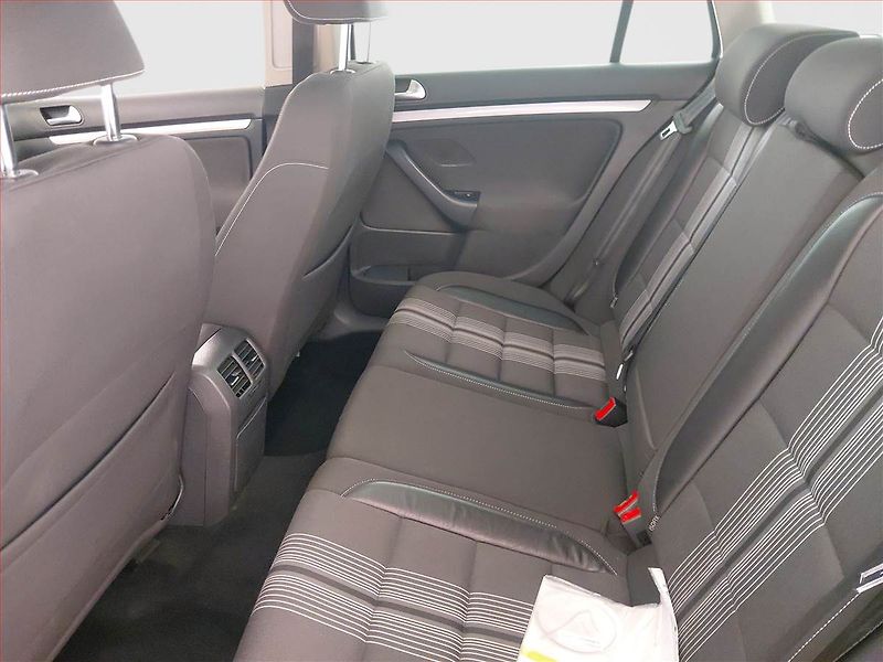 Volkswagen Golf (2013) 1.6 TDI, Serv.kniha, Navi - fotka 10 z 20