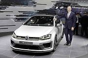 Koncept Volkswagen Golf R400.