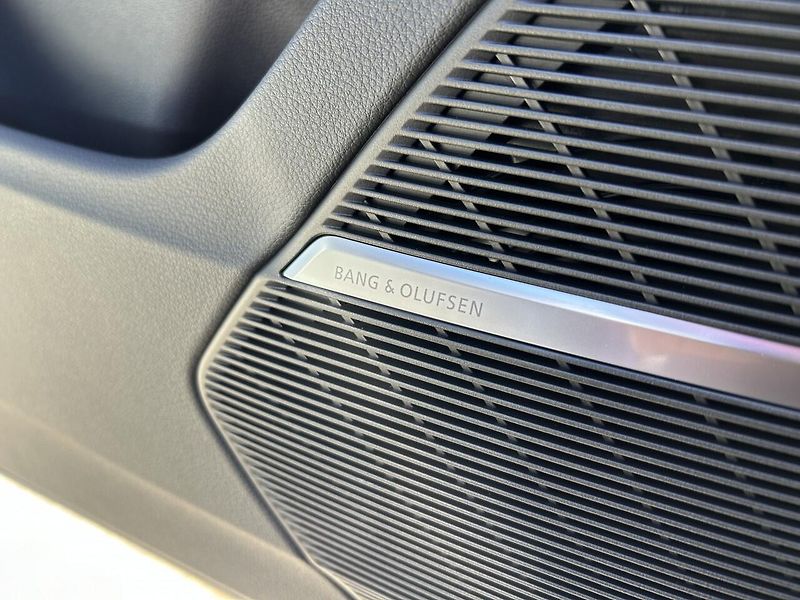 Audi SQ8 4.0 TDI V8 quattro B&O CERAMIC - fotka 33 z 41