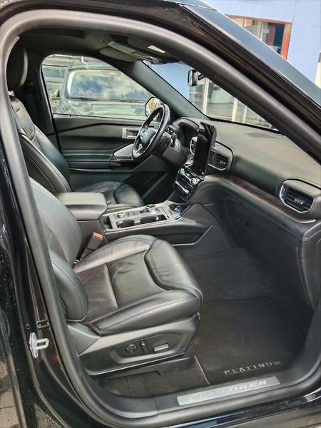 Ford Explorer 3,0 V6 EcoBoost PHEV  PLATINUM - fotka 11 z 19