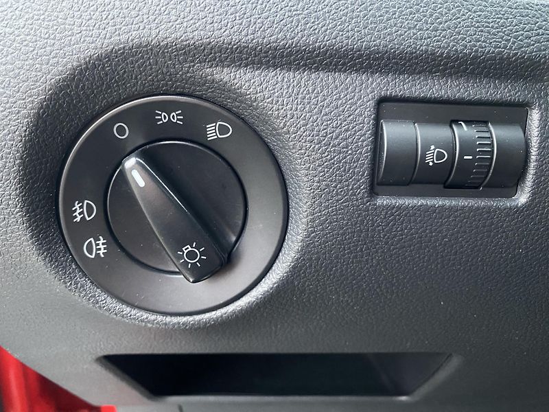 Škoda Roomster (2014) 1.2TSi MODEL NOIRE - fotka 27 z 65