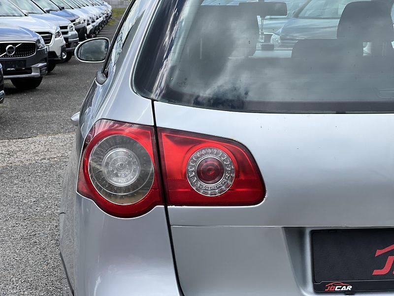 Volkswagen Passat Variant 2.0TDi 125kw DSG ALU - fotka 38 z 41