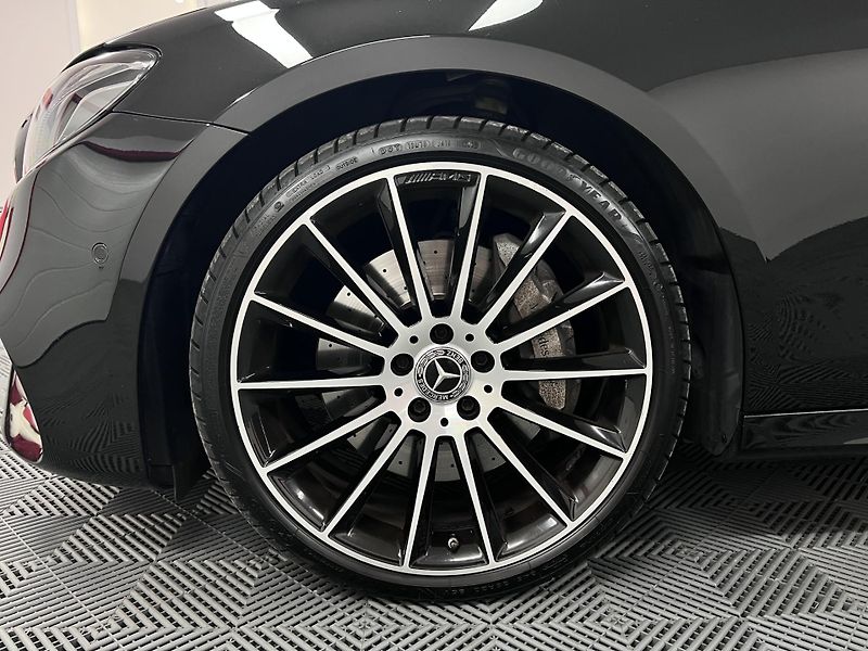 Mercedes-Benz Třídy E E 450, 270 kW, 4Matic, AMG - fotka 9 z 50