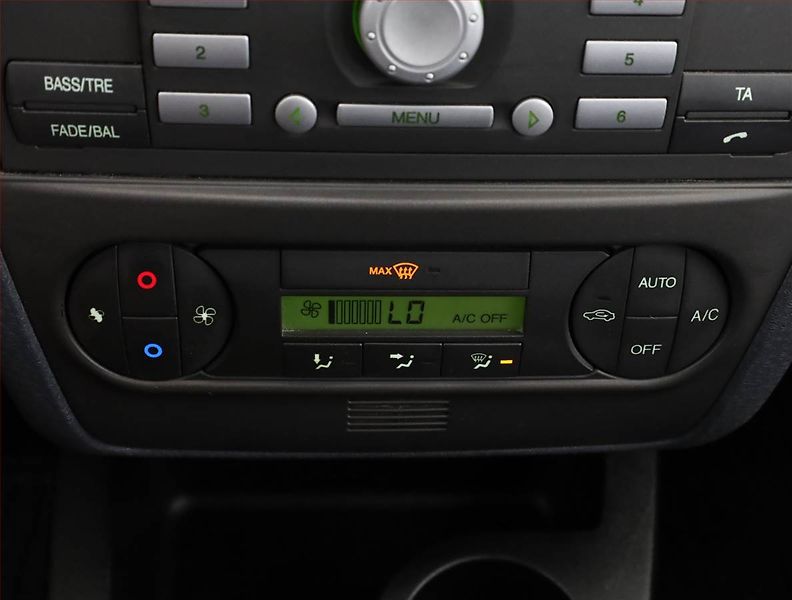 Ford Fusion (2010) 1.4, po STK, Tažné, dobrý stav - fotka 10 z 16