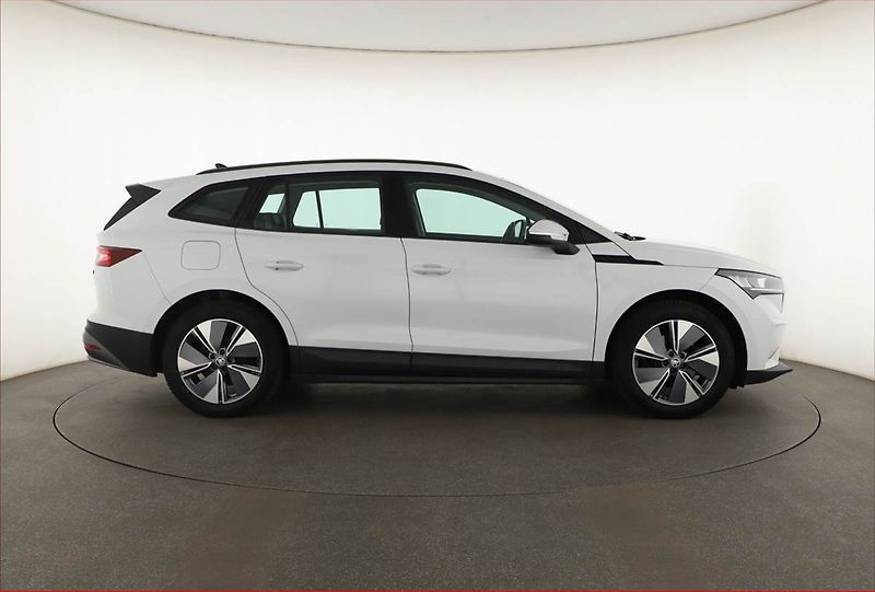 Škoda Enyaq (2022) 60 (62 kWh), SoH 92% - fotka 6 z 21