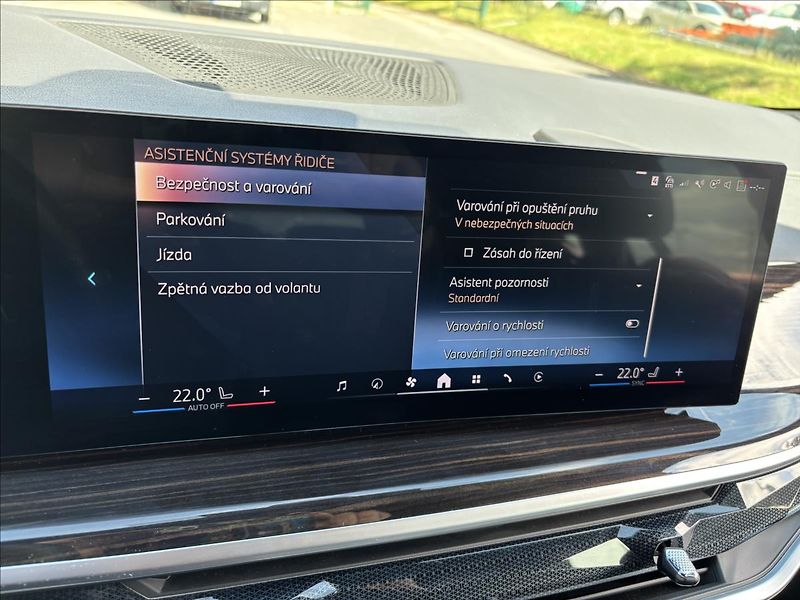BMW X6 3,0 40i 280kW M-Sport xDrive - fotka 43 z 46