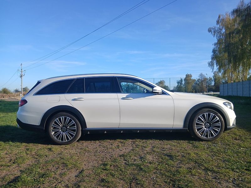 Mercedes-Benz Třídy E 350d All Terrain 190kW Designo - fotka 4 z 20