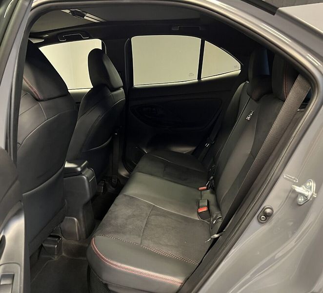 Toyota Yaris Cross 1.5 Hybrid AT GR SPORT VIP - fotka 12 z 20