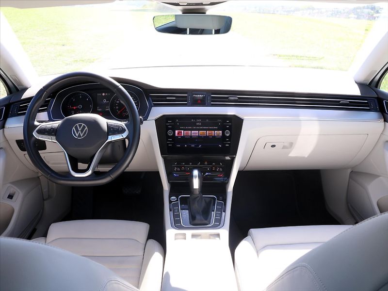 Volkswagen Passat 2.0 TDI 147kW DSG CZ Elegance - fotka 26 z 33