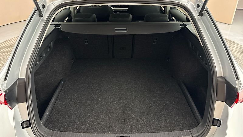 Škoda Octavia 1.4 TSI iV DSG Style Combi - fotka 17 z 25