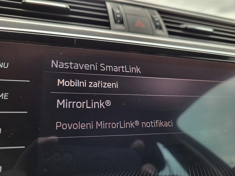 Škoda Superb iV 1.4 PHEV 160kW DSG STYLE - fotka 17 z 48
