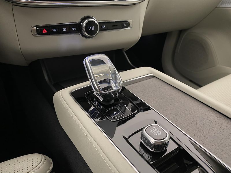 Volvo XC90 T8 AWD RECHARGE BRIGHT PLUS 7m - fotka 27 z 68