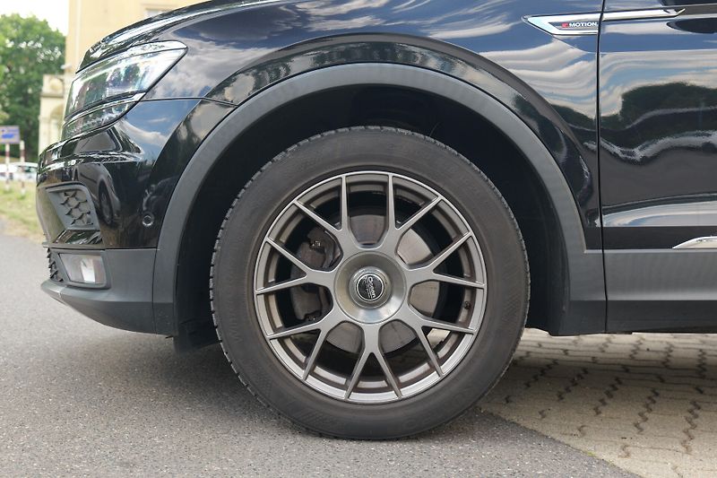 Volkswagen Tiguan Allspace TDI 4x4 DSG 360 HUD Matrix Taž - fotka 9 z 42