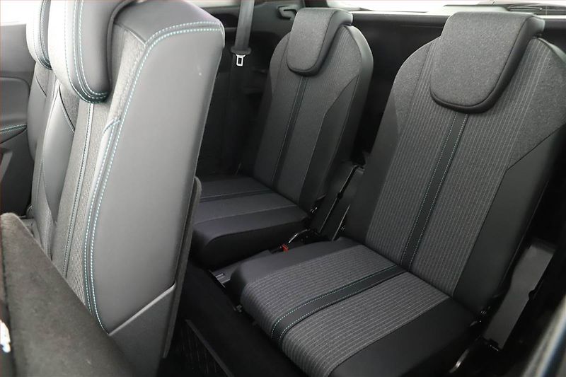 Peugeot 5008 (2022) Allure 1.5 BlueHDi - fotka 15 z 19