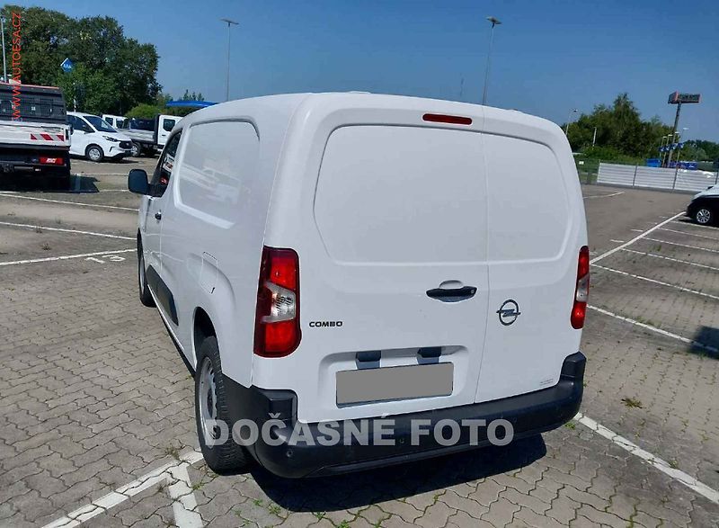 Opel Combo (2021) 1.5CDTi MAXi, AC - fotka 5 z 10
