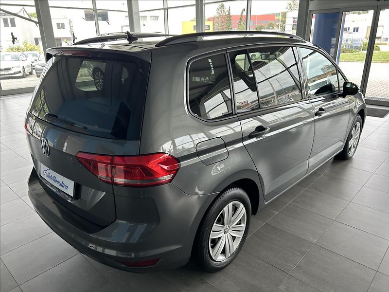 Volkswagen Touran 1,2   TSI 81kW,2.MAJ,SERVISKA - fotka 6 z 22