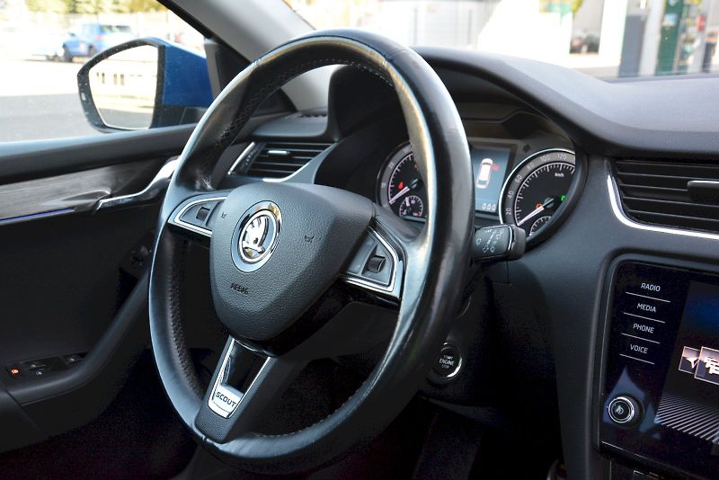 Škoda Octavia (2017) Combi 1.8 TSI 132 kW 4x4 DSG 6 - fotka 16 z 30