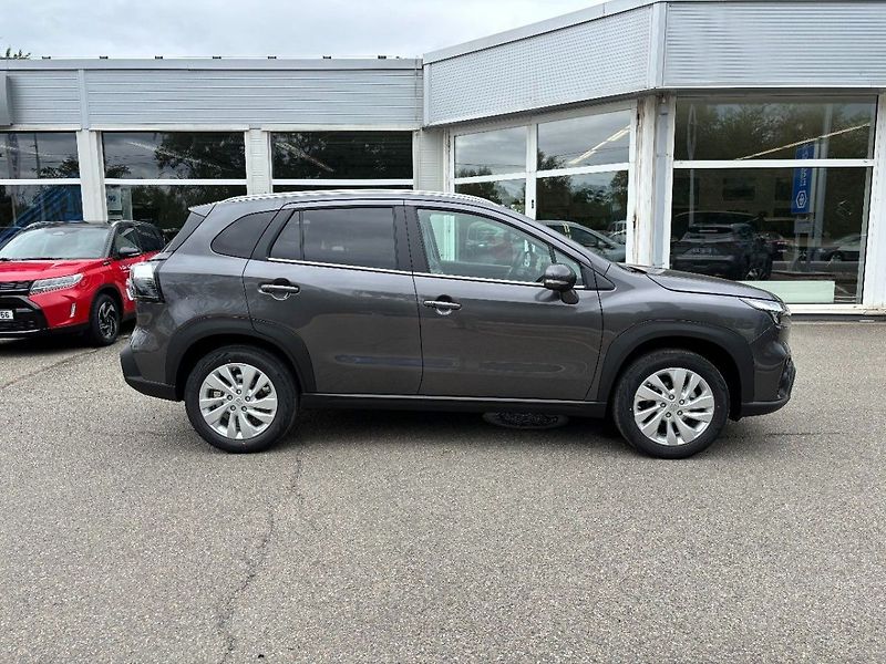 Suzuki S-Cross 4x4 automat Premium - fotka 8 z 10