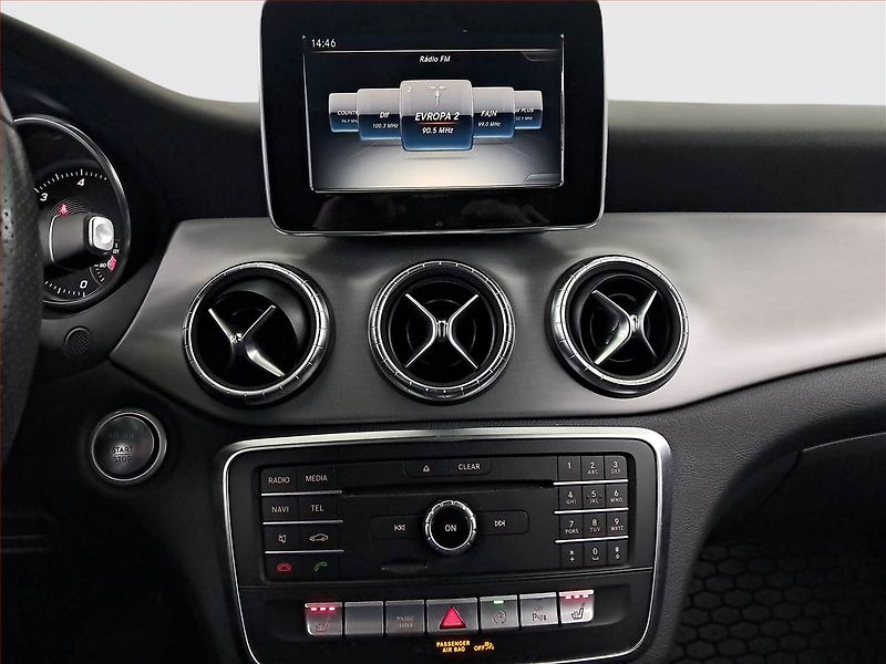 Mercedes-Benz CLA (2017) 180 CDI, Automat, Kůže, Navi - fotka 12 z 18