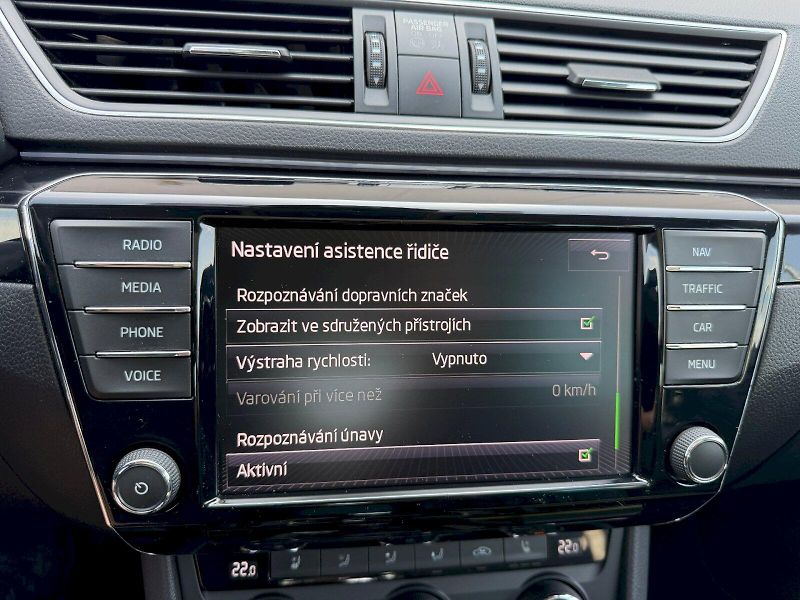 Škoda Superb (2016) 2.0 TSI 206kW L&K DSG 4x4 - fotka 16 z 35