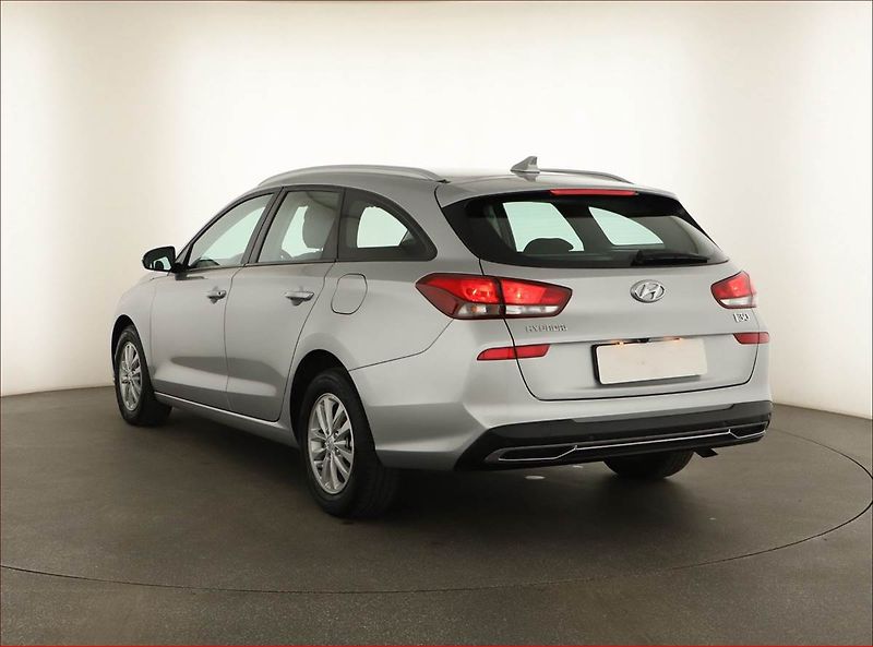Hyundai i30 (2024) Comfort 1.0 T-GDI, ČR,1.maj - fotka 4 z 14