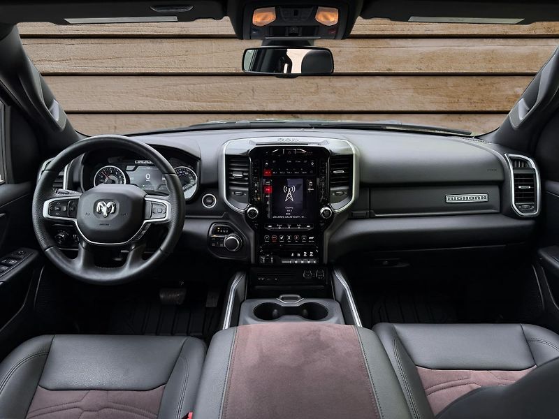 Dodge RAM (2019) +HEMI+LPG+OFFROAD PAKET+ - fotka 18 z 21