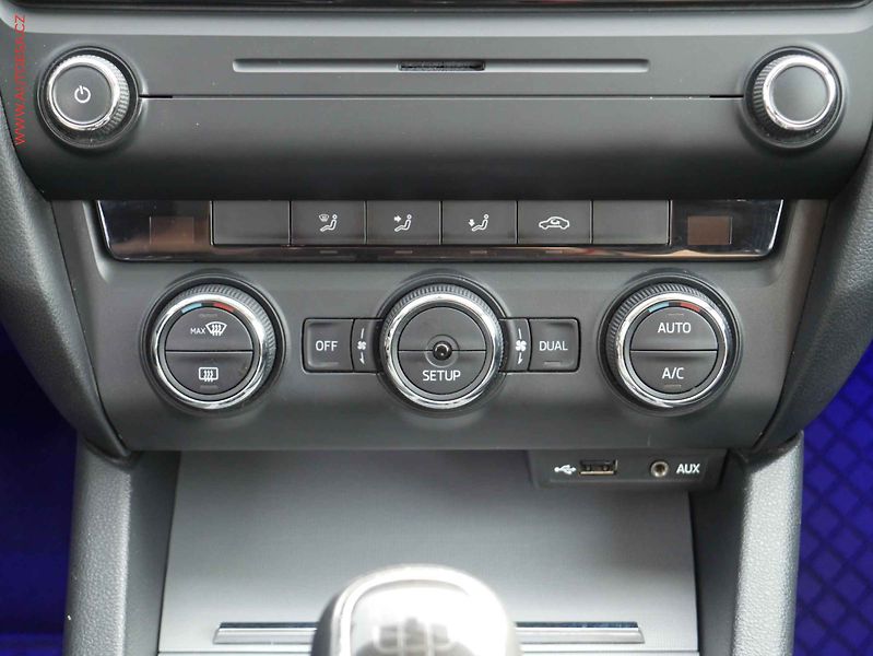 Škoda Octavia (2014) 1.6 TDi, ČR, LED - fotka 12 z 16