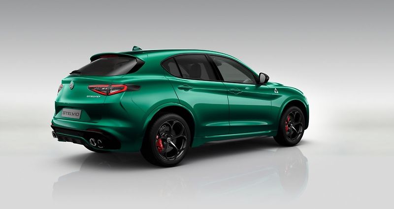 Alfa Romeo Stelvio (2026) Quadrifoglio 2.9 V6 BiTurbo 52 - fotka 3 z 6
