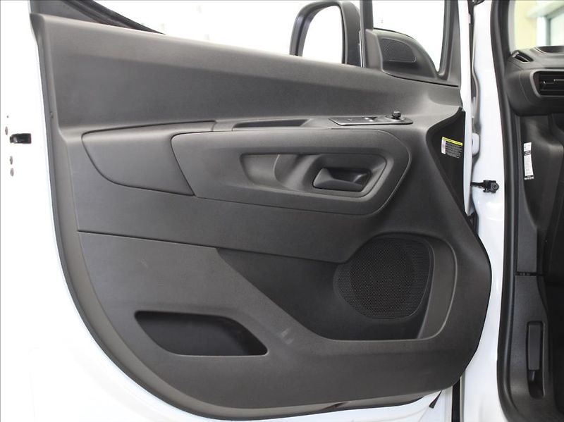Toyota ProAce City 1,5 D 75kW 75tkm. 1.maj.ČR - fotka 11 z 18
