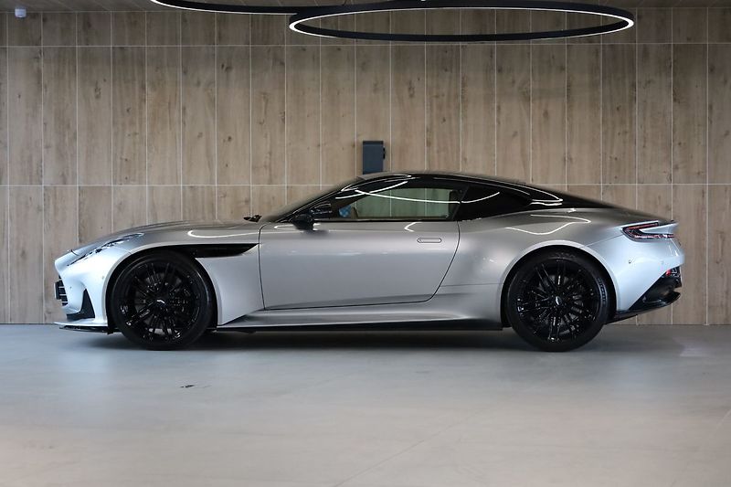 Aston Martin DB12 MY25, V8, 500 kW, Ventilace - fotka 3 z 32
