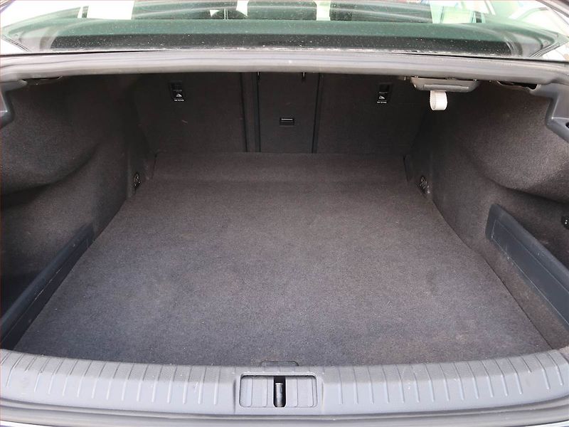 Volkswagen Passat (2016) Business 2.0 TDI, Automat - fotka 14 z 18