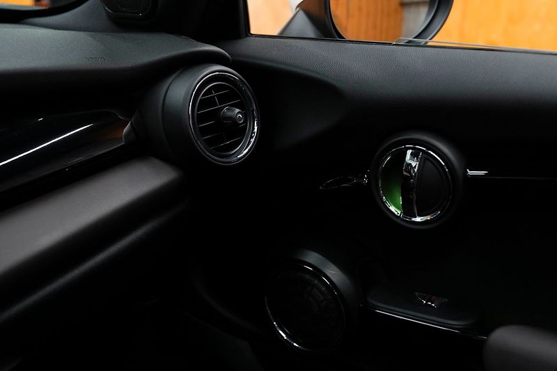 Mini Cooper S - fotka 15 z 20