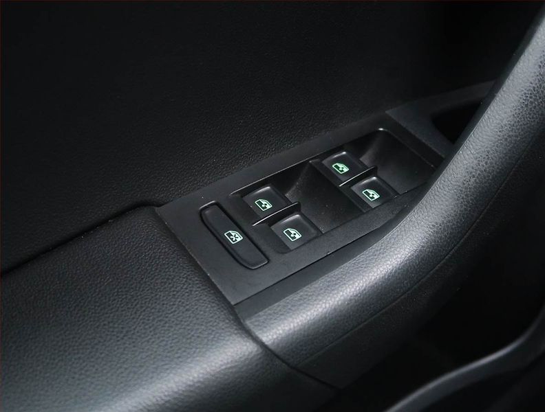 Škoda Octavia (2018) Scout 2.0 TDI, 4X4, Automat - fotka 23 z 28