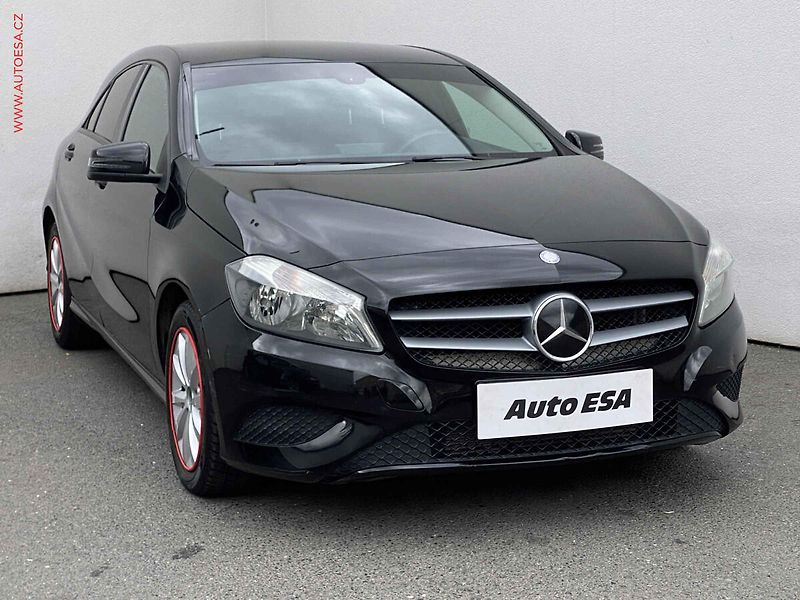 Mercedes-Benz Třídy A (2016) 1.6i A180, Navi, AC, tažné - fotografie inzerátu