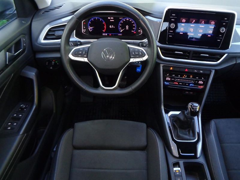 Volkswagen T-Roc 1.5 TSI Style 110 kW M6F - fotka 5 z 30