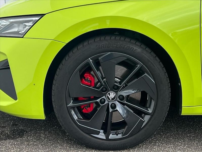 Škoda Octavia 2,0 TSi 195kW 7DSG  IV. RS - fotka 12 z 31