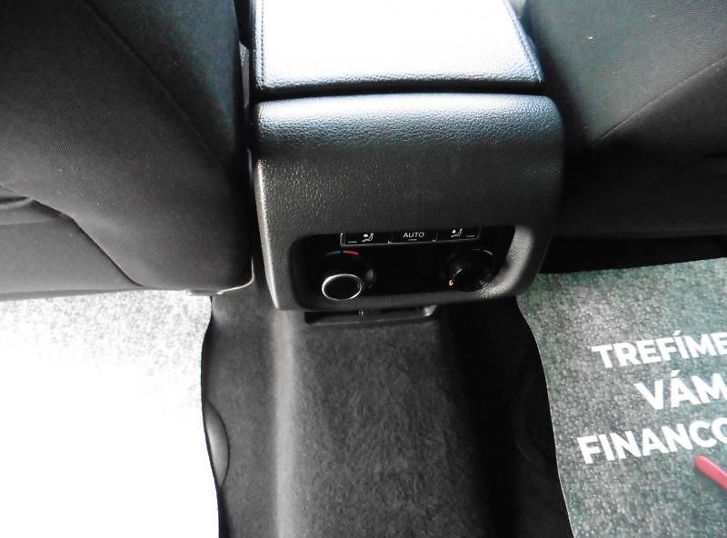 Seat Alhambra 2.0 TDi Style Navi 7.míst - fotka 16 z 21