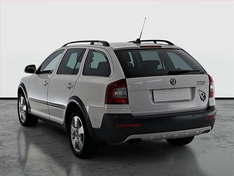 Škoda Octavia (2011) Scout 2.0 TDI, 4X4 - fotka 4 z 16