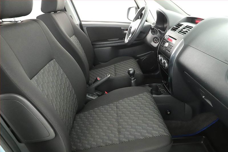 Suzuki SX4 (2009) 1.6 VVT, ČR,1.maj - fotka 7 z 13