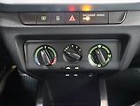 Škoda Fabia (2015) Ambition 1.2 TSI, Tempomat - náhled 13