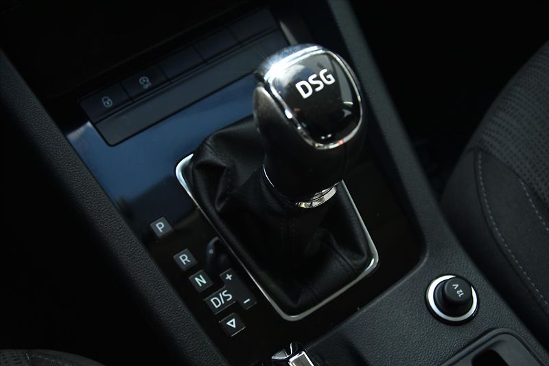 Škoda Octavia 1.6 TDI 85kW DSG LED NAVI ČR - fotka 21 z 24