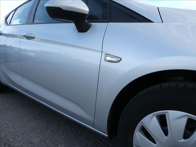 Opel Astra 1,4 i 74kW 2x kola, serviska - fotka 14 z 39